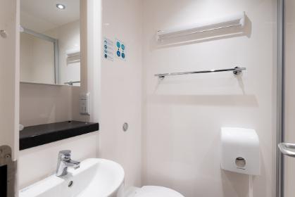 A shared bathroom in Constantine College. Example room layout. Actual layout may vary. 